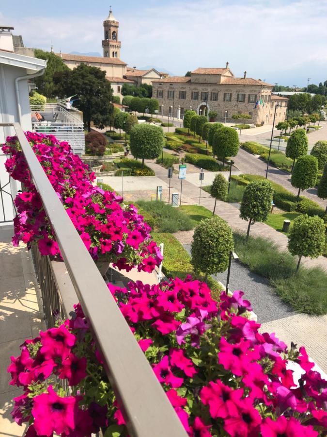 Apart-Hotel La Rocchetta Padenghe sul Garda Extérieur photo